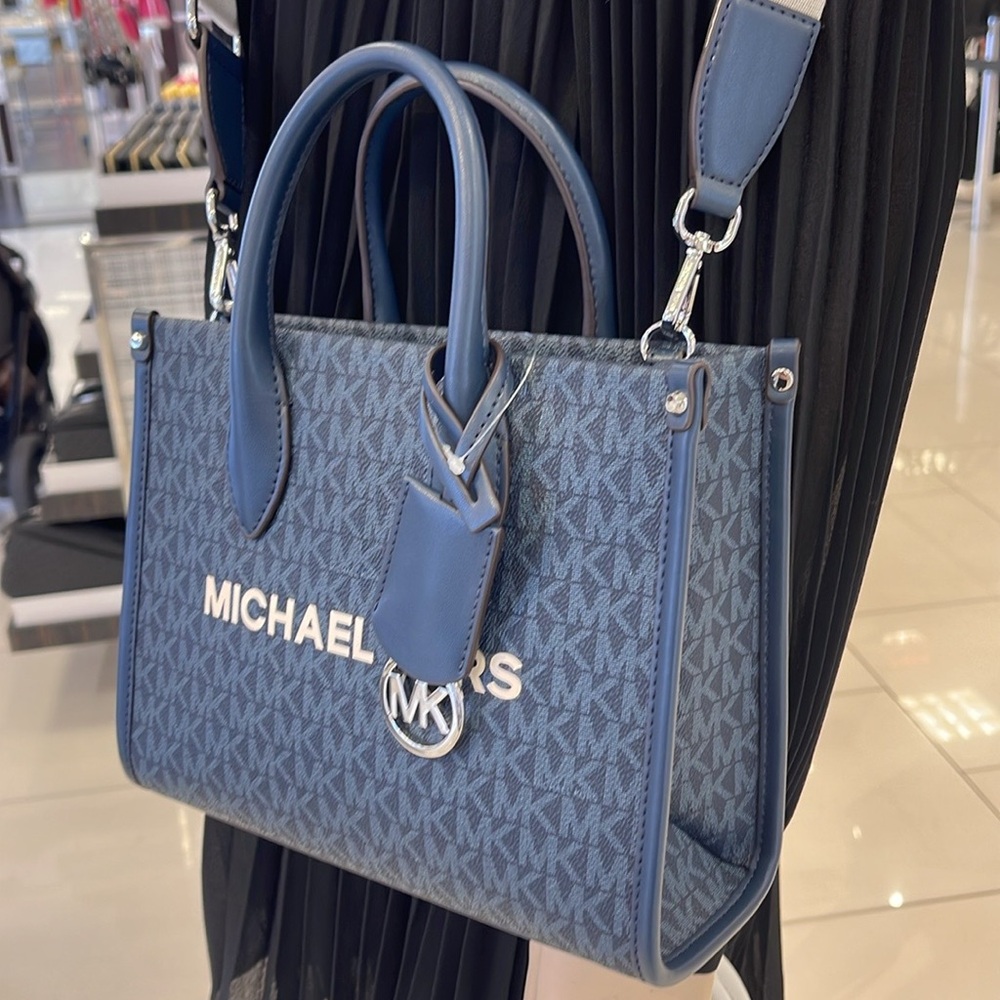 Michael Kors Mirella Small Signature Logo Crossbody Bag
Admiral
NWT - Picture 12 of 16
